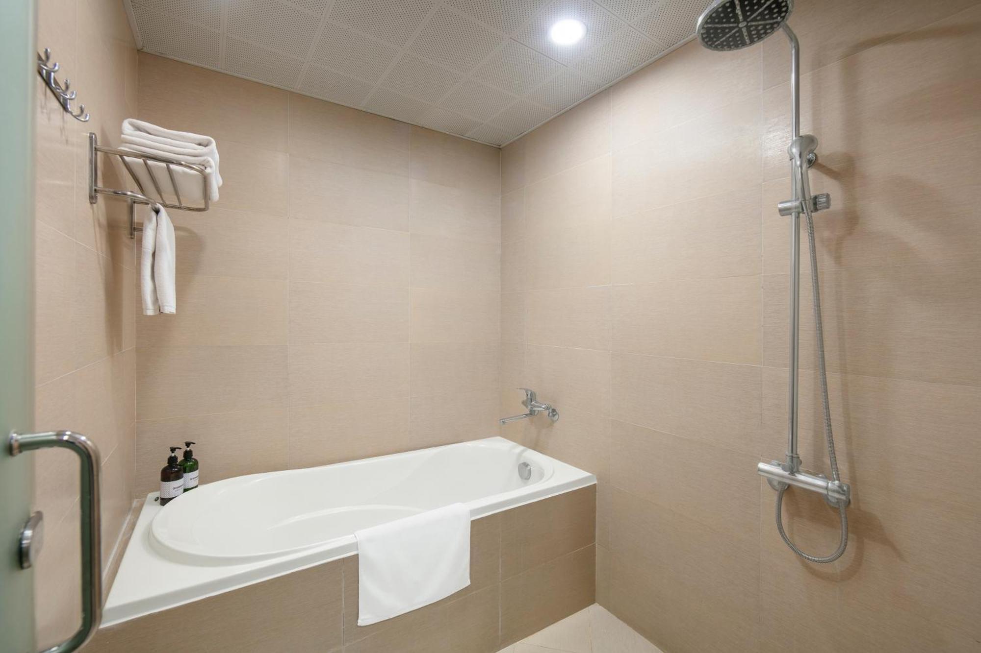 Hb Serviced Apartment - 121B Quan Hoa Ханой Екстериор снимка